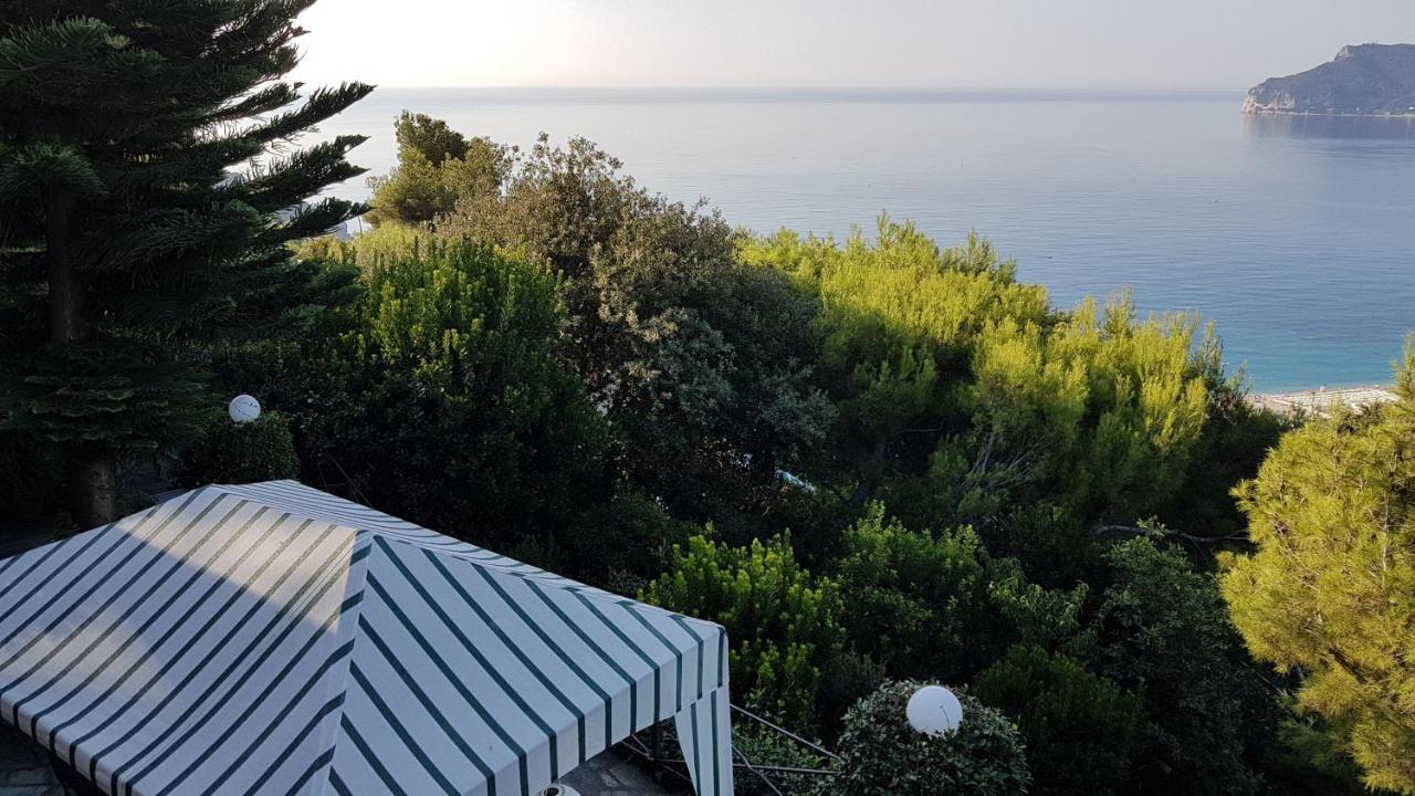 Le Terre Del Drago Apartment Bergeggi Exterior photo