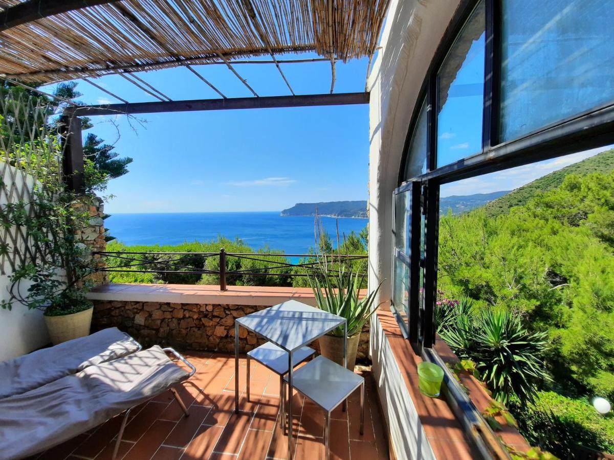 Le Terre Del Drago Apartment Bergeggi Exterior photo